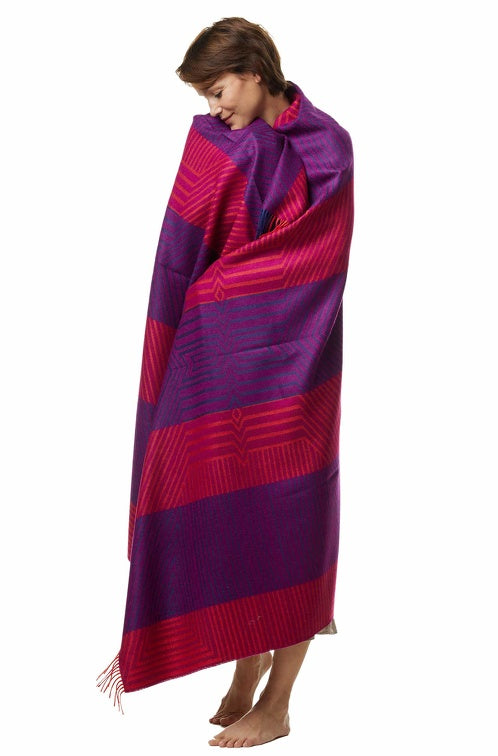 Kuscheldecke ENCASA aus 100% Alpaka