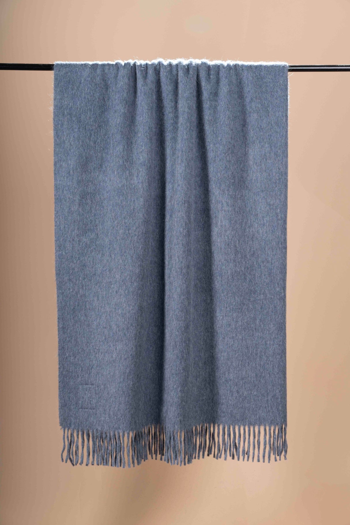 Nachhaltige Upcycling Wolldecke mit 50% Alpaka