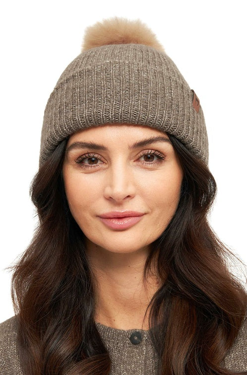 Mütze PACA mit Bommel aus 87% Alpaka und 13% Merino taupe one-size von Apu Kuntur